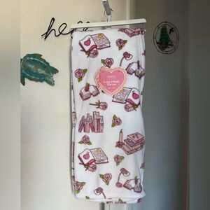 NEW XOXO Home Studio Reading Books Candle Rose Valentines Throw Blanket 60”x70”
